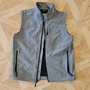Classic Grey Sleeveless Vest with Zip Pockets